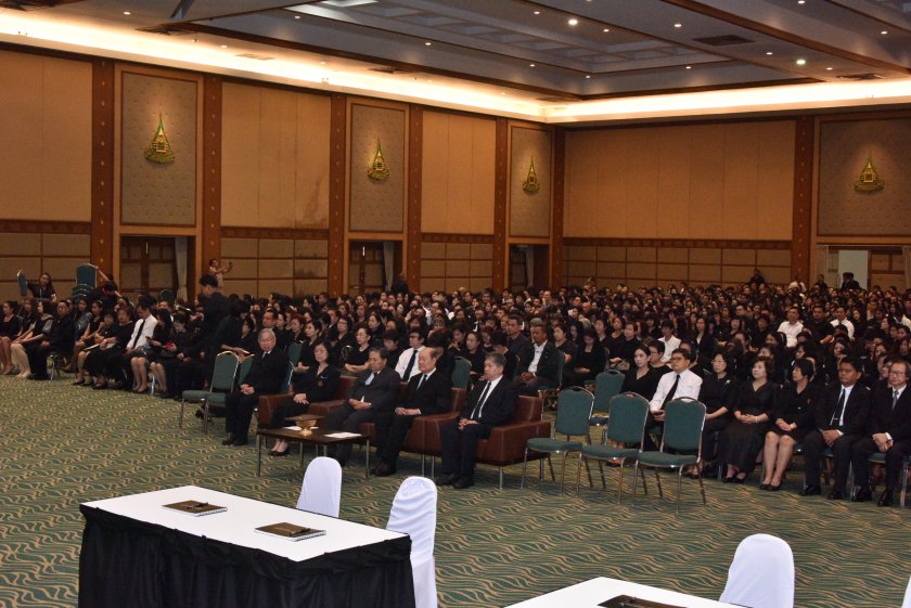 53 บุคลากรมหาวิทยาลัยสุโขทัยธรรมาธิราชร่วมถวายความอาลัยพระบาทสมเด็จพระเจ้าอยู่หัวในพระบรมโกศ 17 ตุลาคม 2559